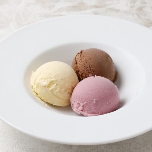 季節のアイス・シャーベット盛り合わせ