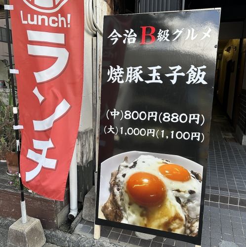 ほっと落ち着ける店内で旨い焼鳥と日本酒を嗜む