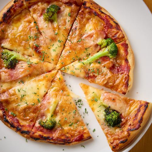 南風ミックスピザ サラミ・糸満野菜・トマトソース