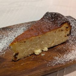 とろけるバスクチーズケーキ