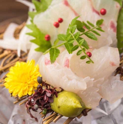 新鮮な魚介類を使用した料理は絶品!