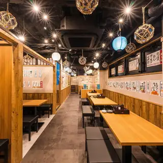 【2~20名様】ご案内可能なテーブル席もご用意ございます!各種ご宴会使いは勿論、お仕事終わりや普段使い、デートに女子会等幅広いシーンでお使いいただけます◎