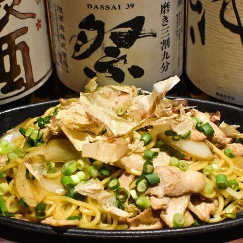 肉たっぷり塩焼きそば