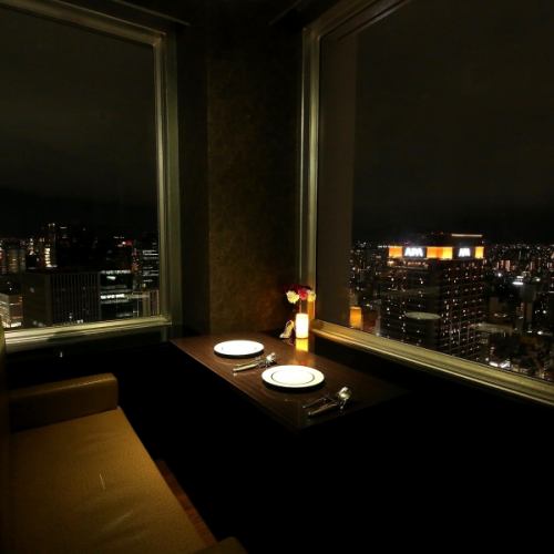 【창가 소파석】야경을 바라보면서 소중한 분과 멋진 시간을・・・♪창가의 커플 시트는 빨리 예약을 추천☆※창가 충전 1인 500엔