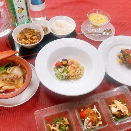 【一月午餐套餐】共6道菜,每人3850日元(含税)