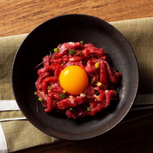 特選霜降りユッケ