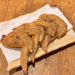 手羽先の唐揚げ