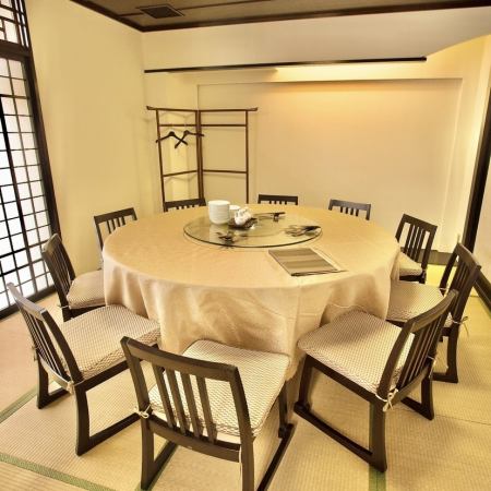 We have abundant private room seats that even small groups can guide you ♪ Our recommended seats that are perfect for joint parties ♪ There is a door so you can feel private! For special days such as dates, please contact our staff at the time of reservation ♪