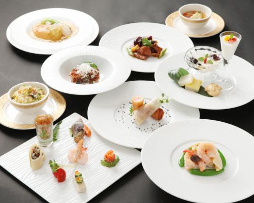 【單人晚餐】豪華10道菜特色晚餐，包括紅燒魚翅、北京烤鴨、XO醬蒸石斑魚和自選飲料1杯。