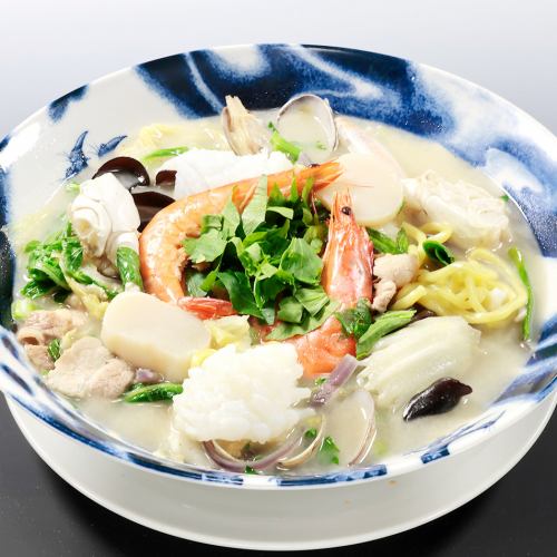 Seafood and vegetable ramen