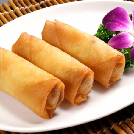 Seafood spring rolls / white buns and deep-fried buns with condensed milk