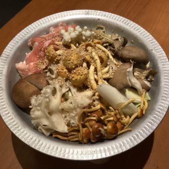 【忘年会・新年会に】冬限定の鍋コース！2.5H飲み放題付き料理9品【冬のごまみそ鍋コース】