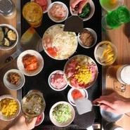 <100 minutes all-you-can-eat + all-you-can-drink course 3,500 yen> 35 types in total! Okonomiyaki, monjayaki, and draft beer available ◎