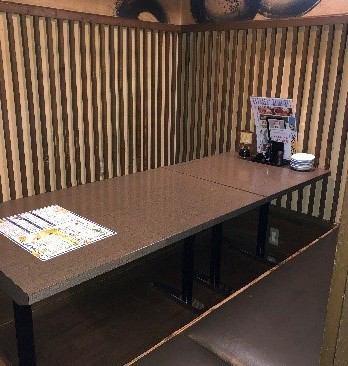 広々した掘りごたつ席で足元もらくらく♪感染症予防対策もバッチリ行っておますので安心してご利用いただけます◎