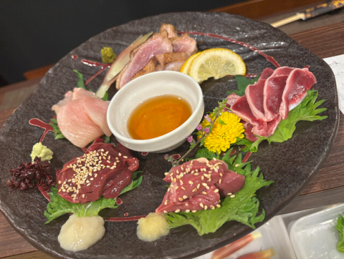 鳥刺し盛り合わせ