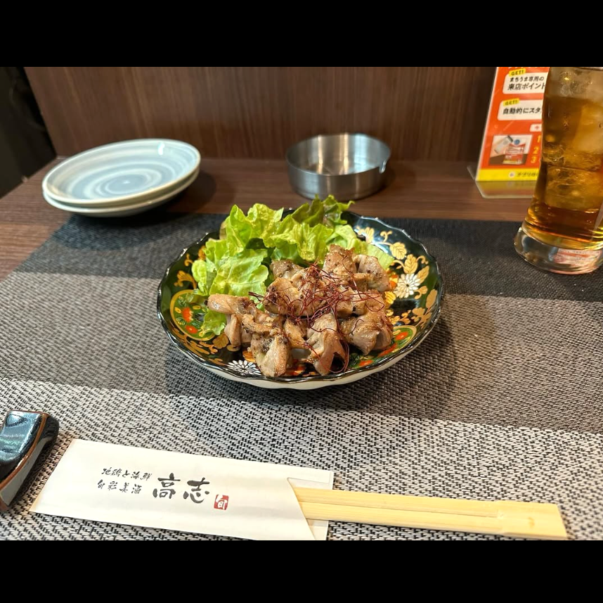 大山どりや京赤地鶏を贅沢に使用した料理はお酒にもぴったり◎