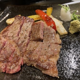 【イチオシ！】熊本産あか牛鉄板焼コース　5900円(税込)