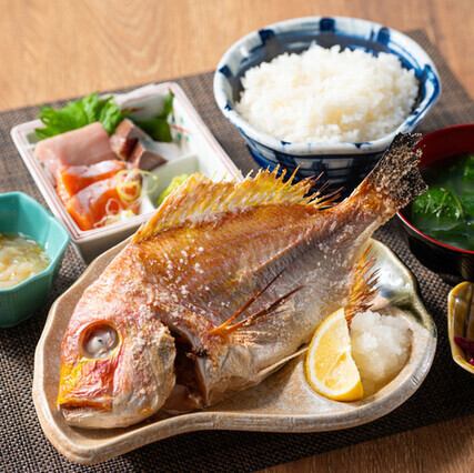 日替わりの魚定食から海鮮丼までご用意！ランチにも是非♪