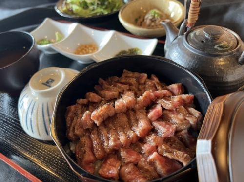 【ひつまぶし風】三段階の旨さに感動…！贅沢を極めた「特選和牛まぶし定食」