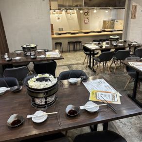 テーブル席は会社宴会やご家族での利用でも使いやすいお席です。テーブルをつなげて大人数での利用も◎