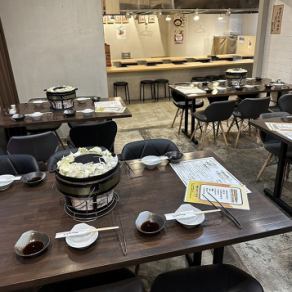 テーブル席は会社宴会やご家族での利用でも使いやすいお席です。テーブルをつなげて大人数での利用も◎