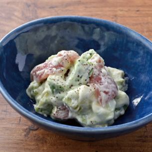 Tuna and avocado with wasabi mayonnaise