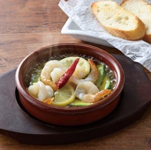 Shrimp and avocado ajillo with baguette