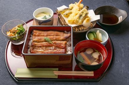 うな重御膳　【上】　セット　＜うな重だけでなく天ぷら、茶碗蒸しも楽しめる＞