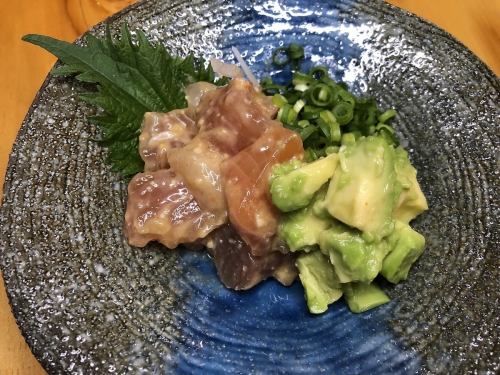 本日鮮魚とアボカドのタルタル