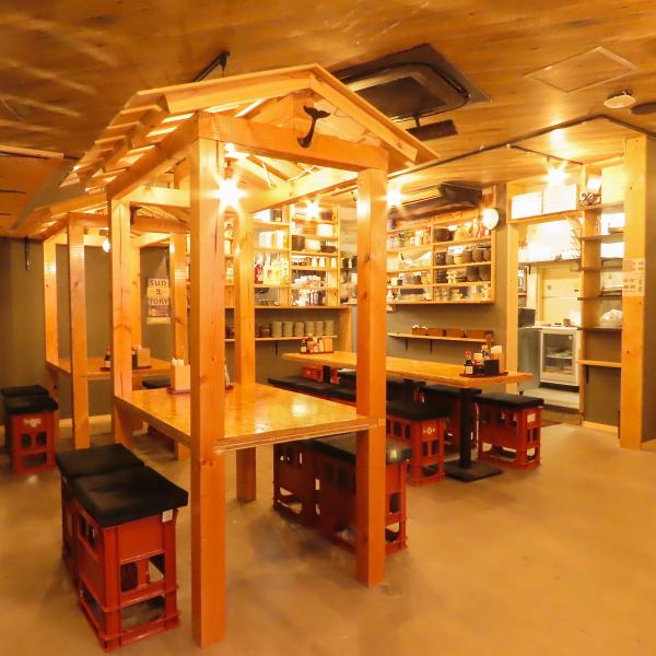 【会社宴会に】当店では他にも広々とした半個室もございますので、少人数～大人数の宴会にも最適です。足をのばしてゆったりとお寛ぎ頂きながら、料理とお酒をご堪能ください。天神駅で居酒屋をお探しの際は是非当店へ！会社の宴会や団体で集まる飲み会などにもおすすめです！