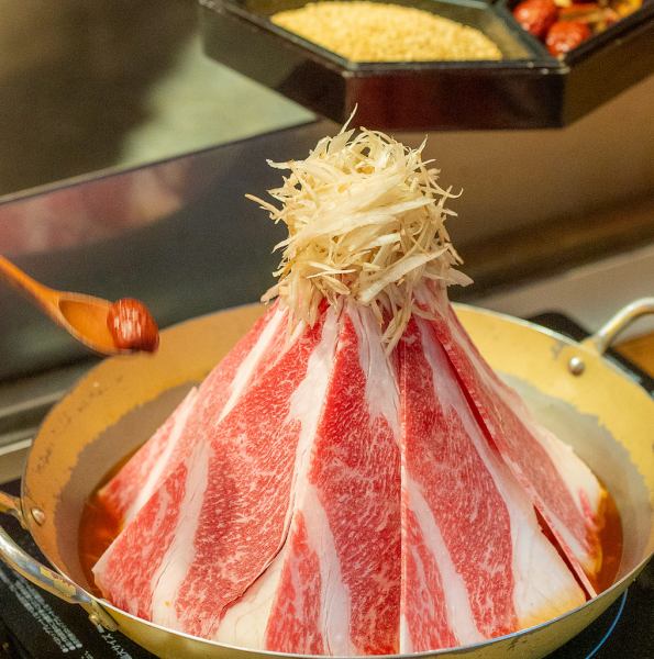 【名物薬膳鍋のうしなべ◎】薬膳たっぷりでホルモンのコラーゲンで健康に若返る特製鍋で飲み終わりにも！