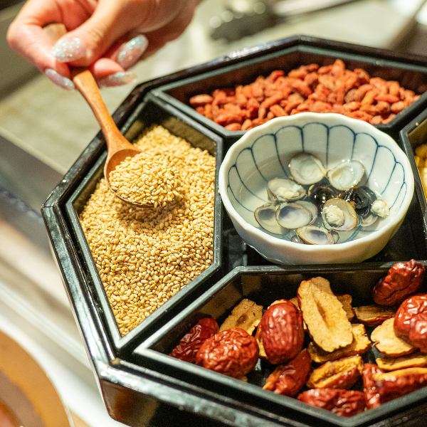 【こだわりのブレンド薬膳◎】身体も心も肝臓もより健康に！こだわりの薬膳鍋で明日はより美しく