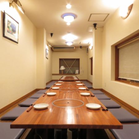 It is a private banquet room that can accommodate up to 25 people! As the 3rd floor is reserved for private use, you can enjoy yourself as much as you want without worrying about other customers!