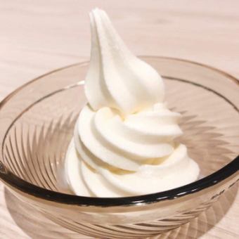 Soft cream/caramel pudding/warabi mochi