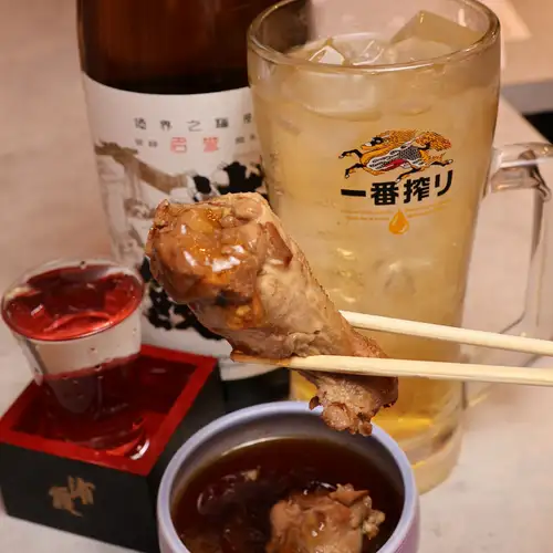 【立ち飲み限定】ドリンク＆ショーケースのおつまみ、何を選んでも3種類で1100円！