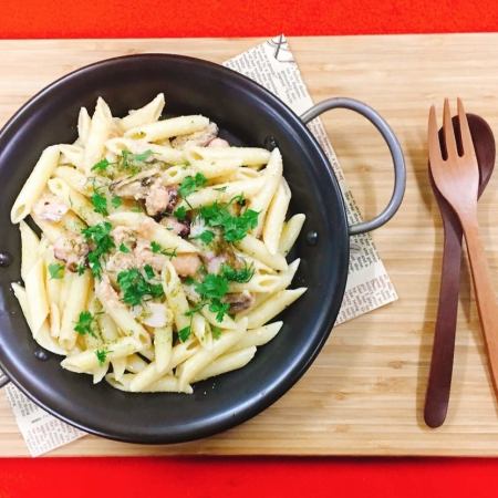 Smoked mussels and octopus oil penne (2 servings)