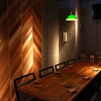The 2nd floor private room seats 8 people and is spacious with a TV♪ Recommended for birthday parties etc.