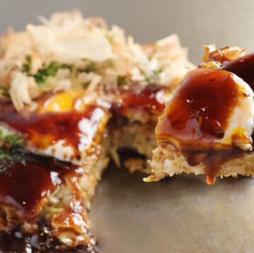 We offer a wide variety of our signature okonomiyaki, including our "Special No. 1 Okonomiyaki," which brings out the natural flavor of the ingredients.