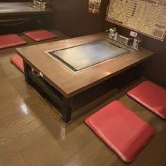 のんびり過ごしたいならお座敷席！4名様で着席いただけるお座敷は、落ち着いた雰囲気の中、ゆったりとお好み焼きを楽しめます。素材にこだわり、八百屋やお肉屋から直接仕入れた旬の素材を丁寧に仕込んでおります。味にこだわる会もぜひどうぞ。