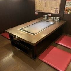 ご接待にもどうぞ。美味しい鉄板焼きやお好み焼きが食べられる、カジュアルなお座敷席をご用意しています。高温の鉄板で焼き上げる鉄板焼きは、こだわりの国産牛も使った本格的な味。ホッとする雰囲気の中、大切なゲストに温かなおもてなしをどうぞ。