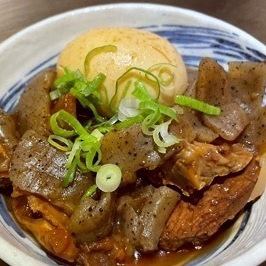 "Spicy Stewed Tendon" is a flavor that has remained the same since the company first opened.Please enjoy some teppanyaki or okonomiyaki while you wait!