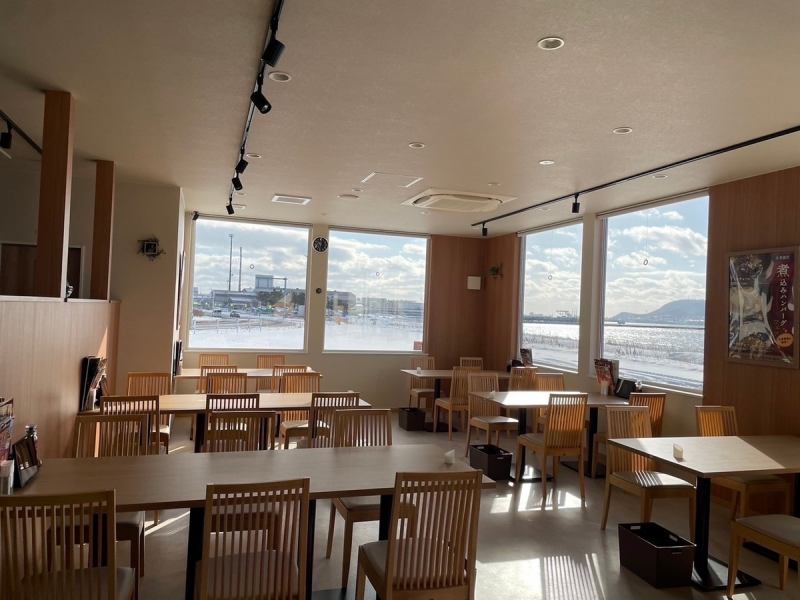 オーシャンビューの当店！他のファイヤーバーグにはない立地をぜひご堪能下さい！