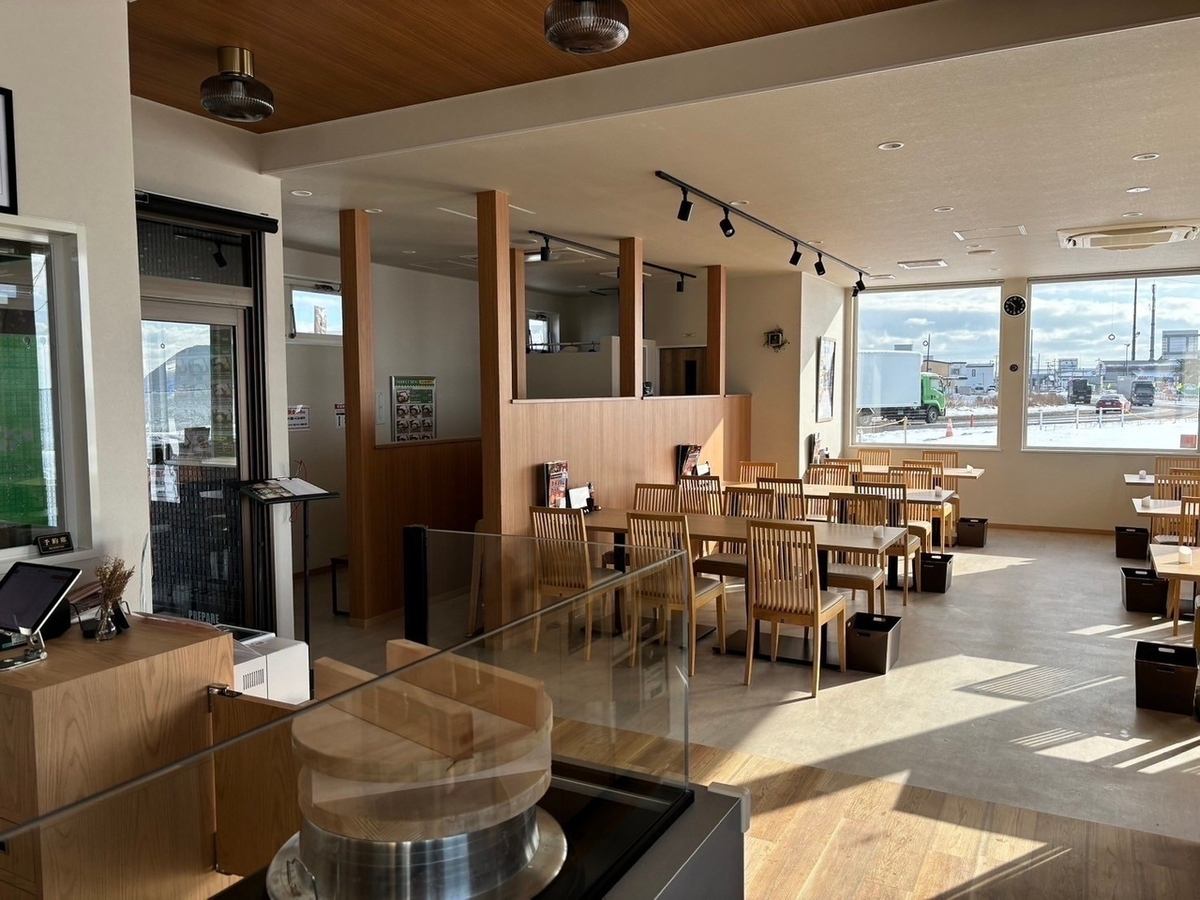 オーシャンビューの当店！海を見ながらランチをお楽しみください