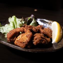 鳥萬の唐揚げ