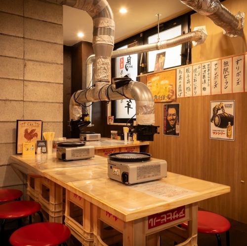 <p>当店は25名から貸し切りも可能です！女子会や合コン、少人数での飲みにも最適です！また、お席の間隔を空けてご案内しておりますので、安心してご来店ください！もちろん、少～中のご宴会や、接待、デート、記念日などにもお勧めです！全席喫煙可能となっております。</p>