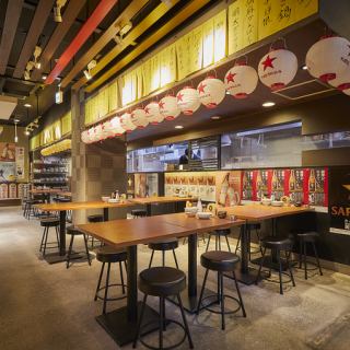 移動可能で2名様からご利用頂けます♪靴を脱いでゆったり過ごせる座敷席が人気です。仲間と肩を並べて会話が弾む時間をお過ごしいただけます。送別会・歓迎会にも最適です。