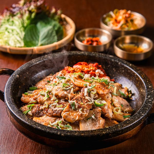 伝統的な韓国料理から、流行りの韓国料理まで充実のラインナップ！美味しいひとときをお楽しみください♪