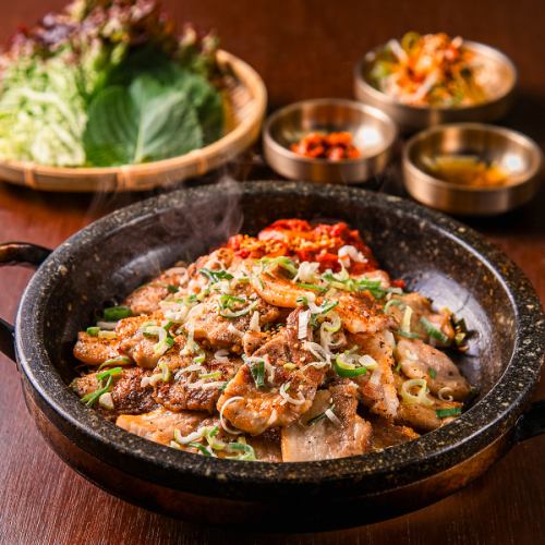 伝統的な韓国料理から、流行りの韓国料理まで充実のラインナップ！美味しいひとときをお楽しみください♪