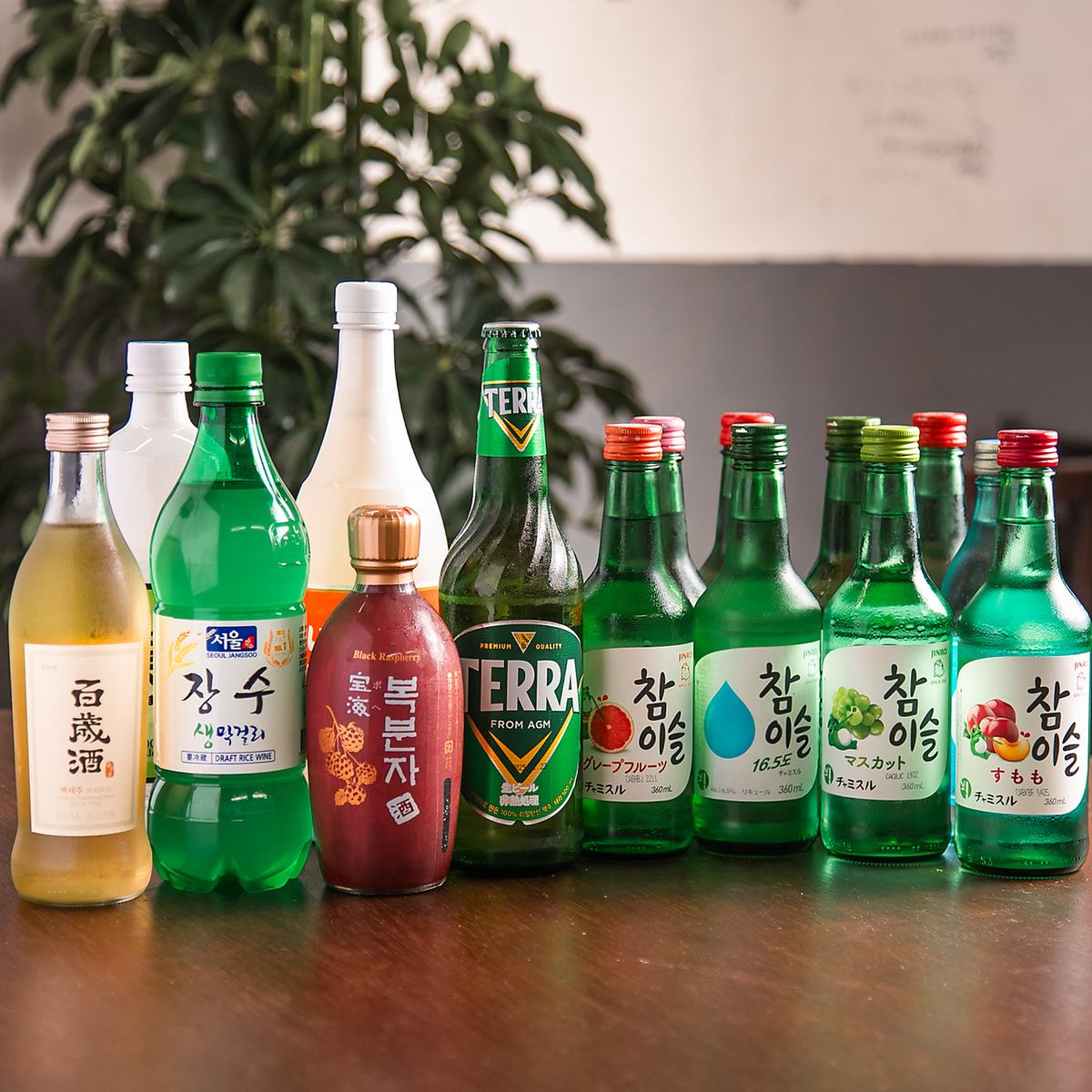 仕事終わりに美味しいお料理と種類豊富なお酒をお楽しみください