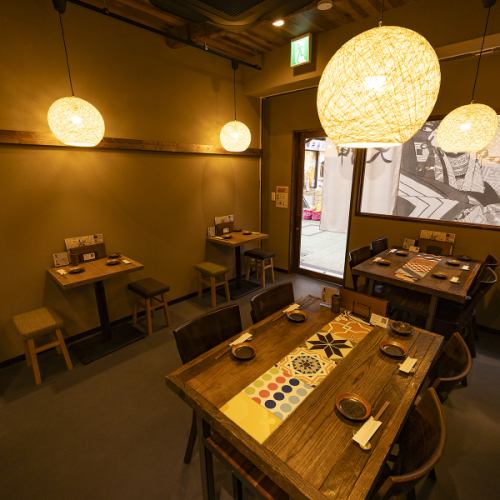 [1st floor table seats] You can enjoy watching the food being cooked while watching the hearth♪